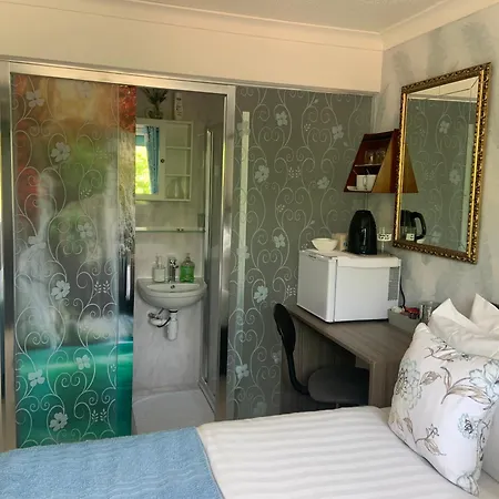 Enjoy Your Stay At Chorley Road Droitwich Room photo