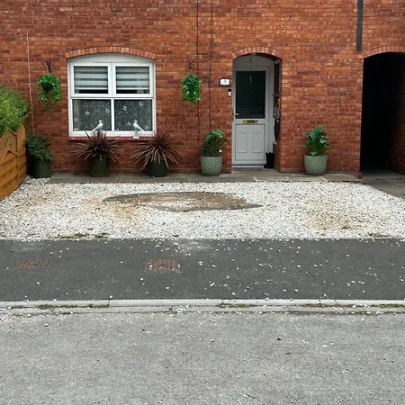 Enjoy Your Stay At Chorley Road Droitwich Exterior photo